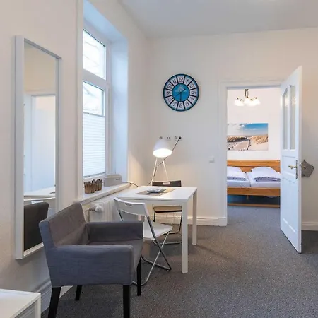 Haus Kapitaens Villa, Bugkajuete *