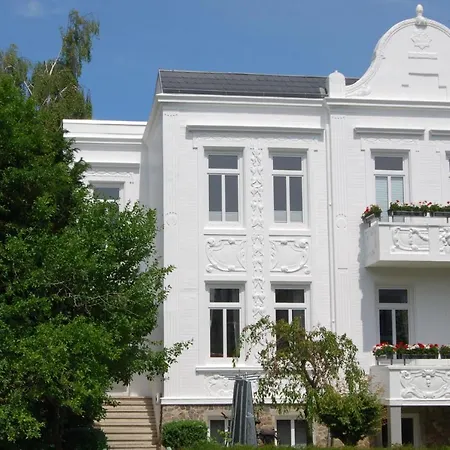 Haus Kapitaens Villa, Bugkajuete